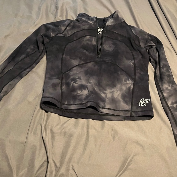 Crop work out shirt - Picture 1 of 2